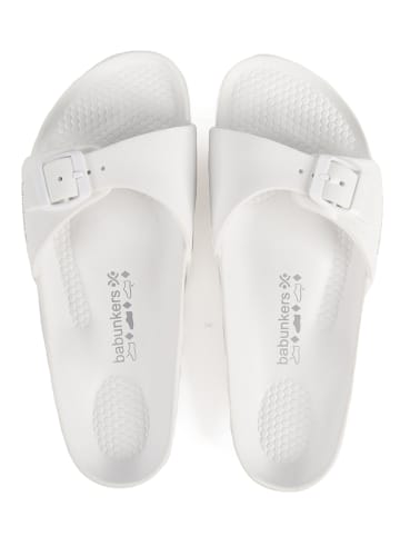 BABUNKERS Family Klapki w kolorze białym