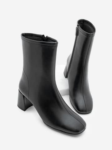 trendyol Botki w kolorze czarnym