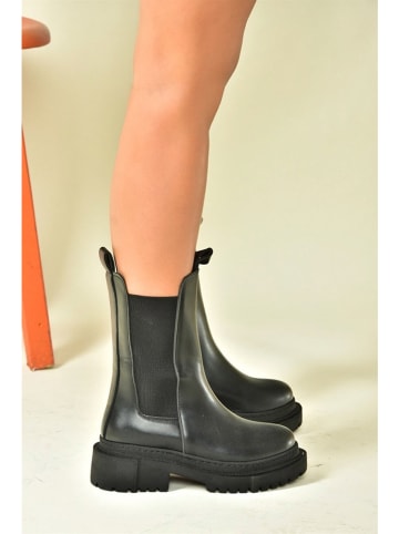 trendyol Stiefeletten in Schwarz