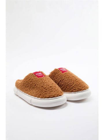 trendyol Kapcie w kolorze jasnobrązowym