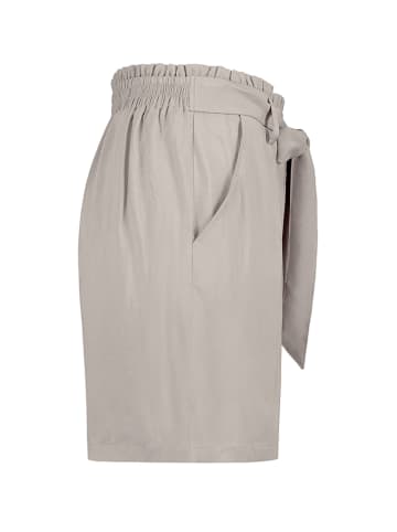 Fresh Made Szorty w kolorze beżowym