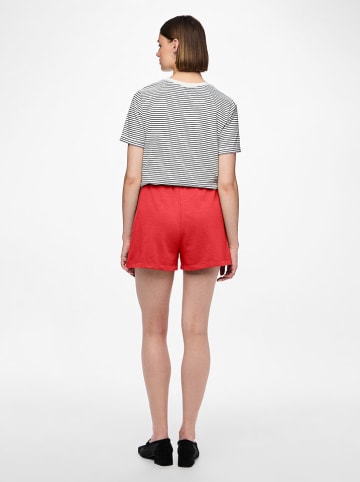 Pieces Szorty dresowe "Chilli" w kolorze czerwonym