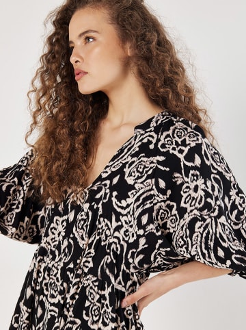 Apricot Kleid in Schwarz/ Weiß