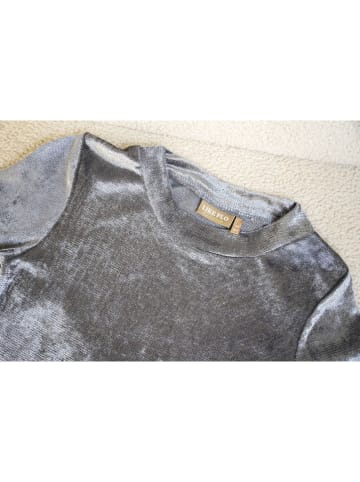 Like Flo Longsleeve in Grau