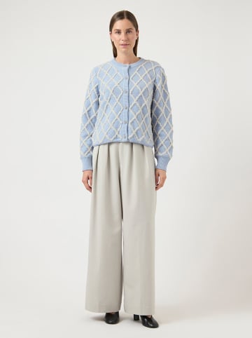 YAS Kardigan w kolorze błękitno-białym