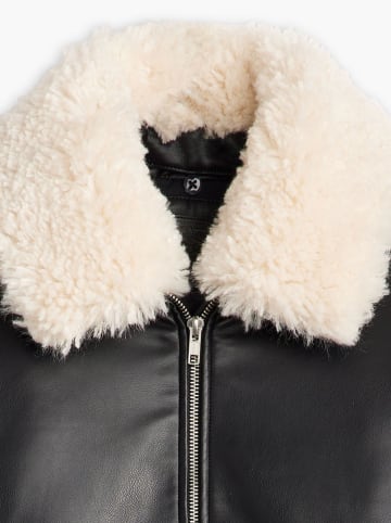 Levi's Übergangsjacke in Schwarz