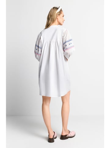 Rich & Royal Linnen jurk wit/roze/blauw