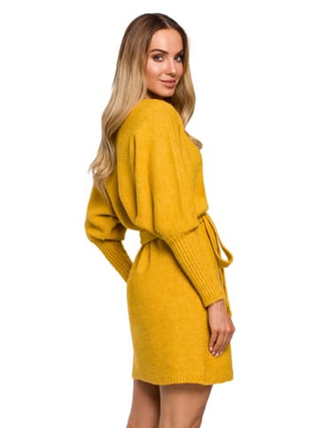 made of emotion Sukienka w kolorze musztardowym