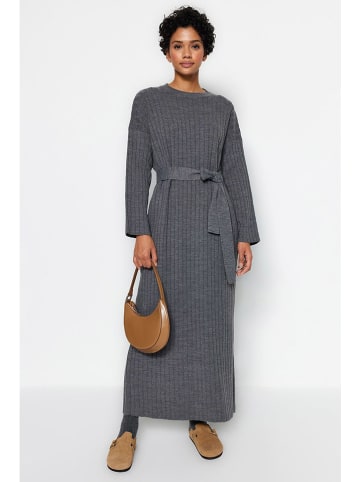 trendyol Kleid in Anthrazit