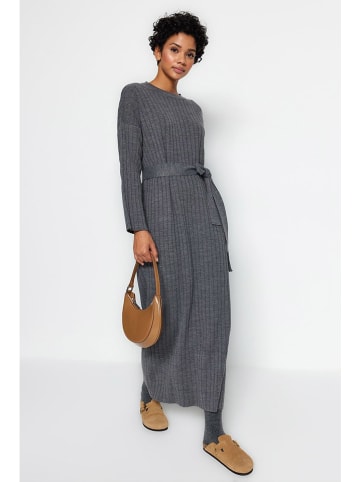 trendyol Kleid in Anthrazit