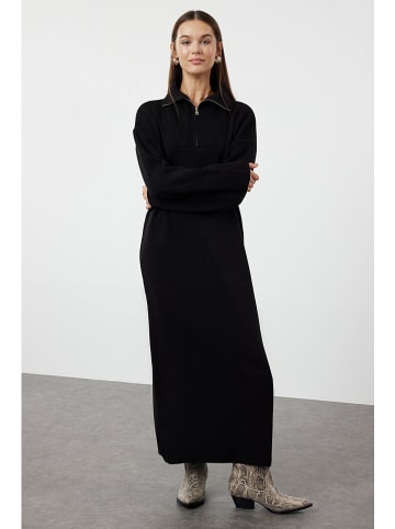 trendyol Sukienka w kolorze czarnym