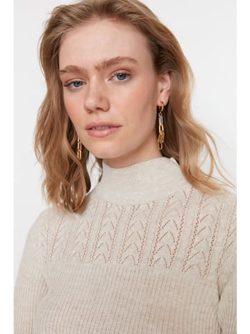 trendyol Sweter w kolorze kremowym