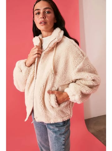 trendyol Winterjacke in Rosa