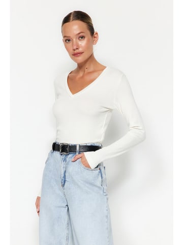 trendyol Longsleeve in Creme