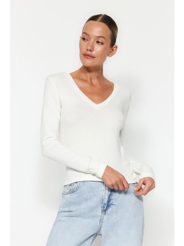 trendyol Longsleeve in Creme