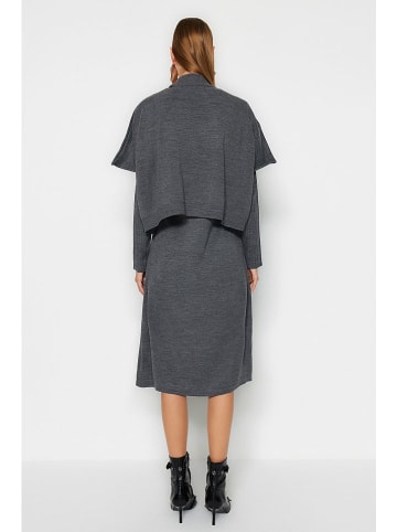 trendyol Sukienka w kolorze szarym