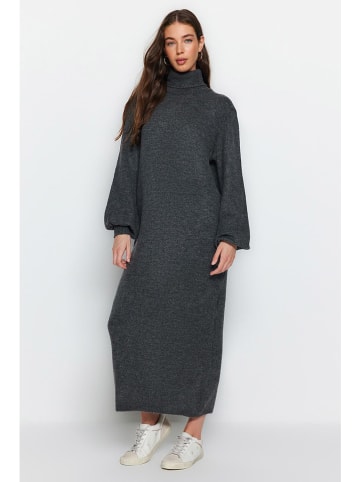 trendyol Kleid in Anthrazit
