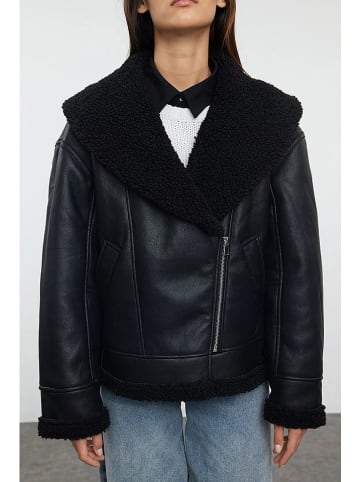 trendyol Kunstlederjacke in Schwarz