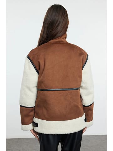 trendyol Übergangsjacke in Camel/ Creme