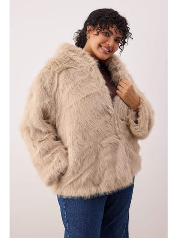 trendyol Kunstfelljacke in Beige
