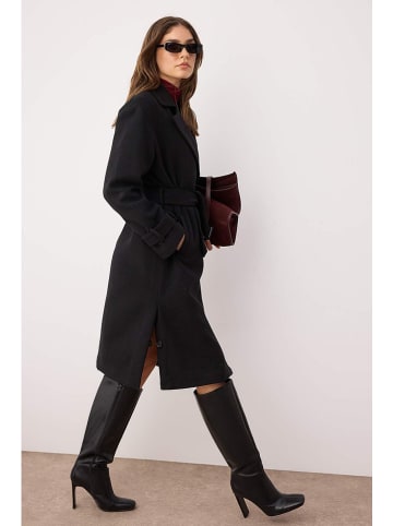 trendyol Tussenmantel zwart