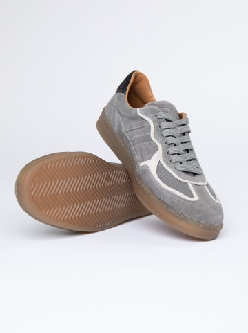 PAUL VESTERBRO Leder-Sneakers in Grau