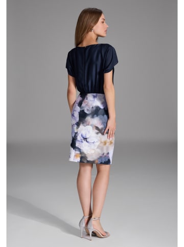 SWING Sukienka w kolorze granatowym