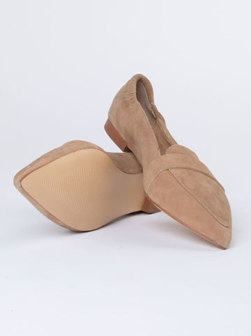 JOLANA & FENENA Leren instappers beige