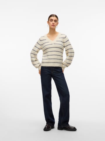 Vero Moda Sweter w kolorze kremowym