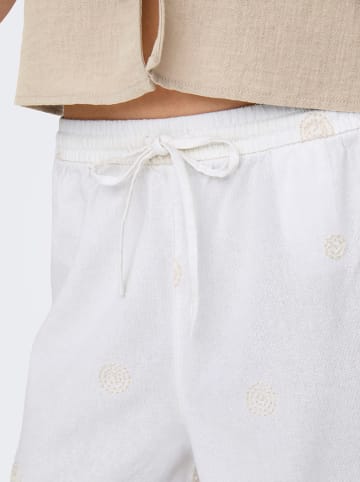 ONLY Shorts in Weiß
