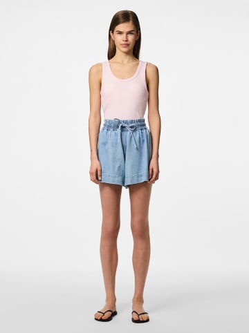 Pieces Shorts "Flora" in Hellblau