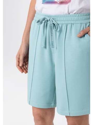 Timezone Shorts in Hellblau
