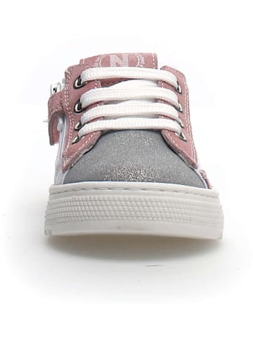 Naturino Skórzane sneakersy "Dinghy" w kolorze szarym