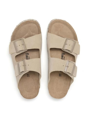 billowy Skórzane klapki w kolorze beżowym