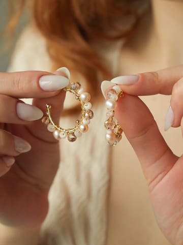 Pierres de Jade Vergold. Halbcreolen mit Perlen