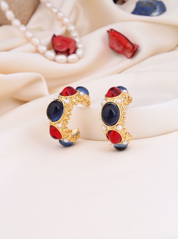 Pierres de Jade Vergold. Halbcreolen mit Perlen und Edelsteinen