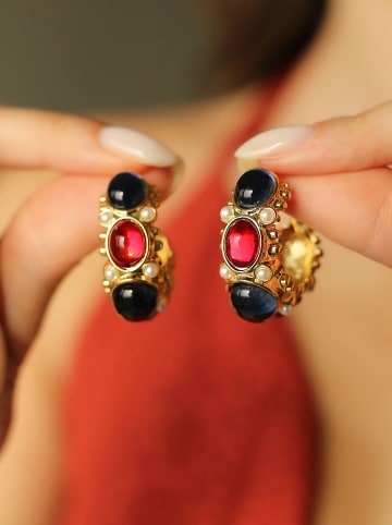 Pierres de Jade Vergold. Halbcreolen mit Perlen und Edelsteinen