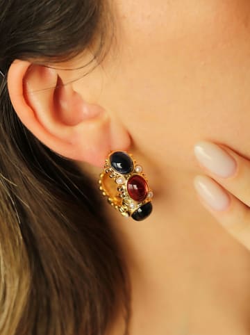 Pierres de Jade Vergold. Halbcreolen mit Perlen und Edelsteinen