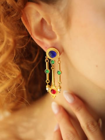 Pierres de Jade Vergold. Ohrstecker mit Edelsteinen und Perlen