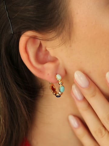 Pierres de Jade Vergold. Halbcreolen mit Edelsteinen