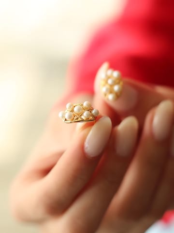 Pierres de Jade Vergold. Ohrstecker mit Perlen