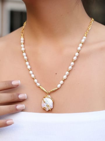 Pierres de Jade Vergold. Halskette mit Schmuckelementen - (L)50 cm