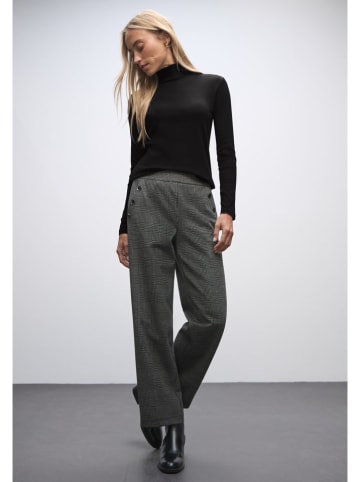 Street One Longsleeve in Schwarz