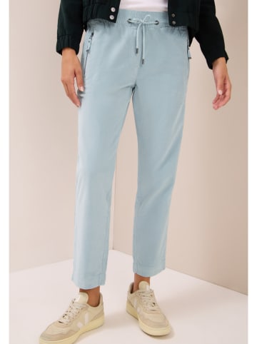 Cecil Hose in Hellblau