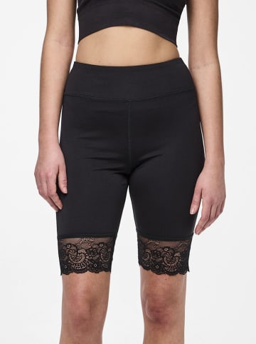 Pieces Shorts in Schwarz