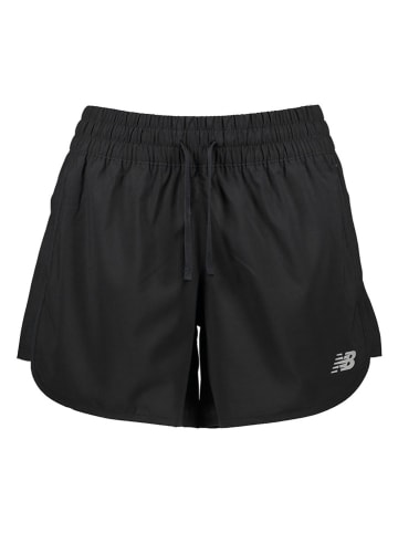 New Balance Traininggshorts "Core 5" in Schwarz
