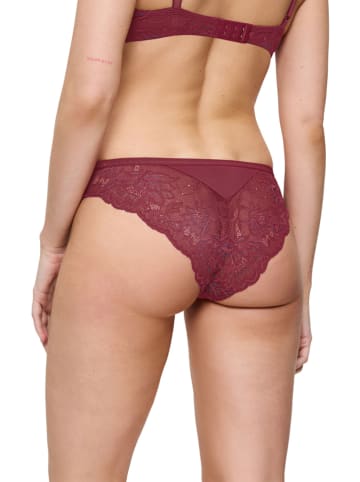 Triumph Figi w kolorze bordowym