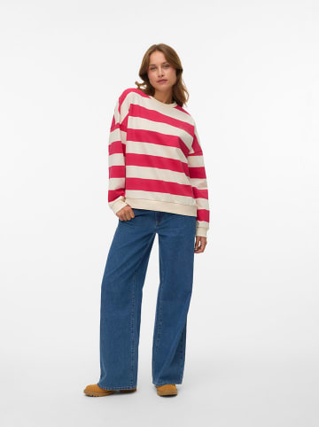 Vero Moda Sweatshirt in Rot/ Creme
