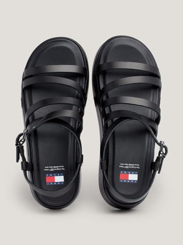 Tommy Hilfiger Skórzane sandały w kolorze czarnym na koturnie