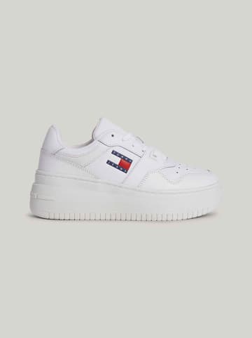 Tommy Hilfiger Skórzane sneakersy w kolorze białym na koturnie